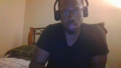 Snapshot of mbsupreme chatting on October 21, 2025, 3:07 am Mark online show from October 21, 2025, 3:07 am