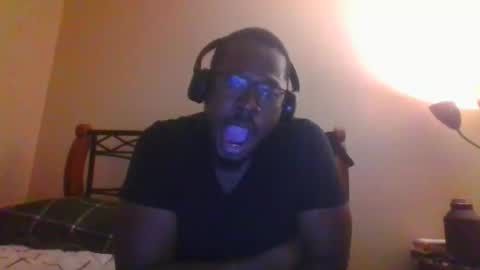 Snapshot of mbsupreme chatting on October 31, 2025, 2:45 am Mark online show from October 31, 2025, 2:45 am