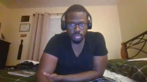 Snapshot of mbsupreme chatting on November 3, 2025, 3:19 am Mark online show from November 3, 2025, 3:19 am