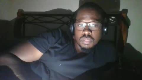 Snapshot of mbsupreme chatting on November 7, 2025, 8:03 am Mark online show from November 7, 2025, 8:03 am