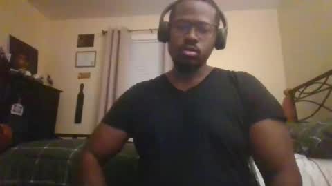 Snapshot of mbsupreme chatting on November 12, 2025, 6:14 am Mark online show from November 12, 2025, 6:14 am