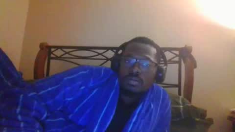 Snapshot of mbsupreme chatting on November 17, 2025, 4:29 am Mark online show from November 17, 2025, 4:29 am