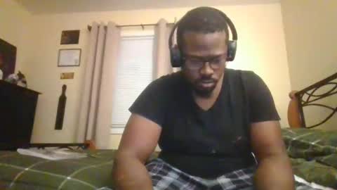 Snapshot of mbsupreme chatting on November 18, 2025, 5:23 am Mark online show from November 18, 2025, 5:23 am