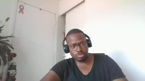 Snapshot of mbsupreme chatting on November 25, 2025, 7:03 pm Mark online show from November 25, 2025, 7:03 pm