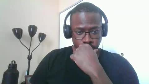 Snapshot of mbsupreme chatting on December 3, 2025, 7:34 pm Mark online show from December 3, 2025, 7:34 pm