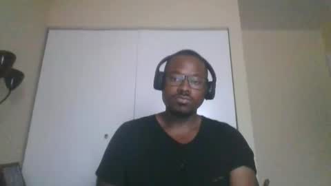 Snapshot of mbsupreme chatting on December 4, 2025, 2:37 pm Mark online show from December 4, 2025, 2:37 pm