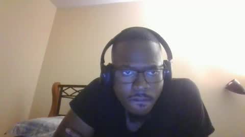 Snapshot of mbsupreme chatting on June 8, 2026, 3:18 am Mark online show from June 8, 2026, 3:18 am