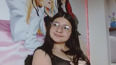 mackenna av online show from March 10, 2025, 5:39 pm