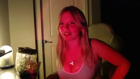 mckenziereese online show from August 10, 2026, 3:43 am