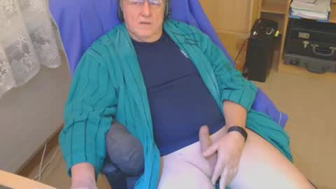 mcswis6 online show from December 8, 2024, 12:29 am