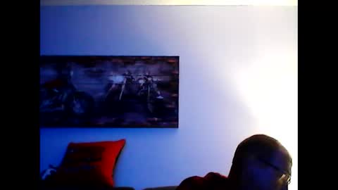 me at home online show from September 16, 2025, 10:16 am