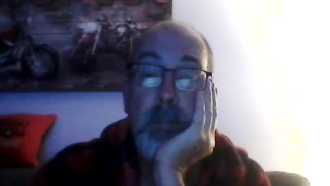 Snapshot of meathome3 chatting on July 18, 2026, 9:46 am me at home online show from July 18, 2026, 9:46 am