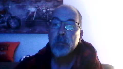 Snapshot of meathome3 chatting on July 21, 2026, 9:11 am me at home online show from July 21, 2026, 9:11 am