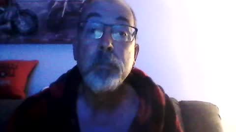 Snapshot of meathome3 chatting on July 22, 2026, 9:12 am me at home online show from July 22, 2026, 9:12 am