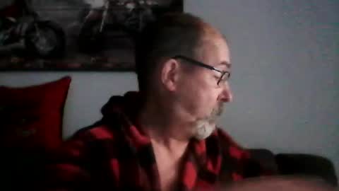 Snapshot of meathome3 chatting on July 24, 2026, 10:35 am me at home online show from July 24, 2026, 10:35 am