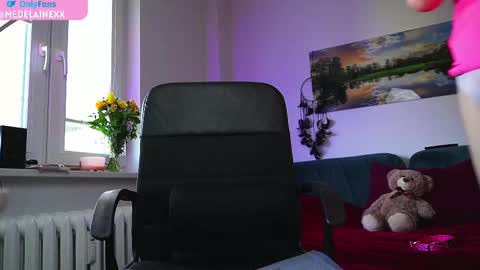 Milena online show from March 7, 2025, 10:56 am