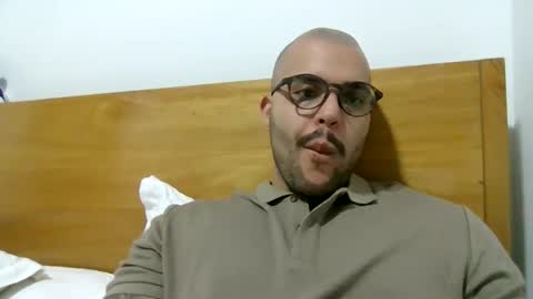 filippoae online show from January 1, 2025, 2:09 am