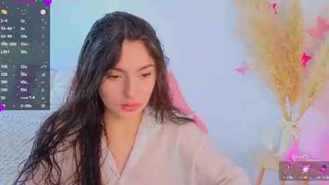 Snapshot of medina_andress chatting on June 13, 2026, 1:53 pm Dina online show from June 13, 2026, 1:53 pm