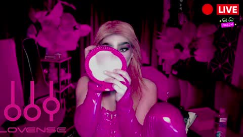 THE QUEEN ALPHA   Queen Medusa Prey online show from April 21, 2026, 2:56 pm