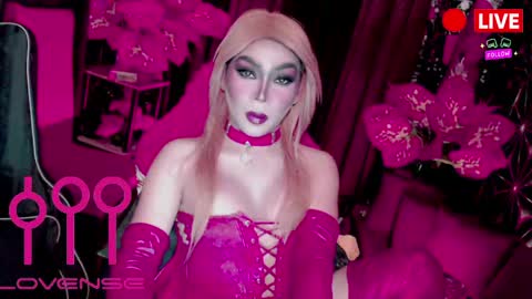 THE QUEEN ALPHA   Queen Medusa Prey online show from April 28, 2026, 7:46 am