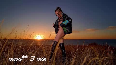 Sweet Meow nonude online show from September 19, 2025, 7:32 am