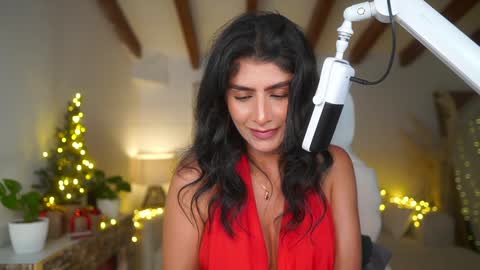 Andrea  online show from December 31, 2024, 8:34 pm