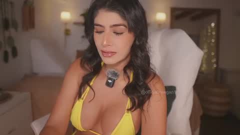 Andrea  online show from July 5, 2026, 3:41 pm