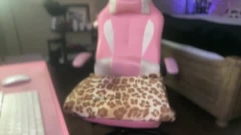 Southern Peach online show from October 4, 2025, 2:42 am