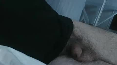 meforu21 online show from March 3, 2025, 8:32 pm