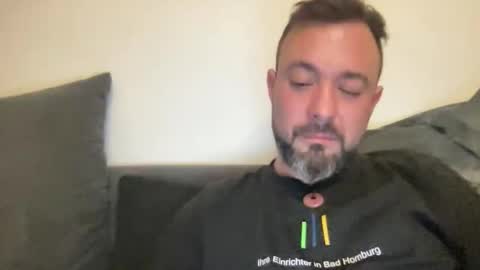 mega1185264 online show from December 18, 2025, 7:09 pm