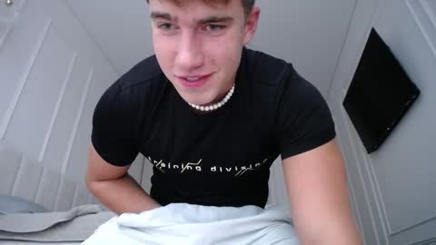 Max online show from September 16, 2025, 4:08 pm