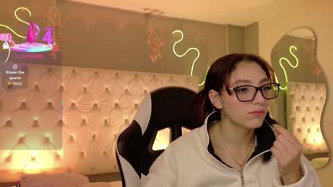 Megan  online show from February 19, 2026, 4:19 am