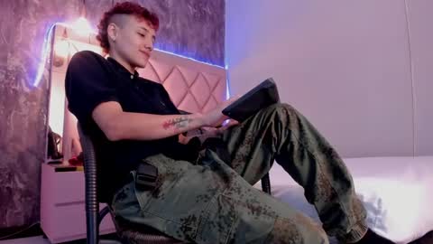 M E G A N online show from January 28, 2025, 7:53 pm