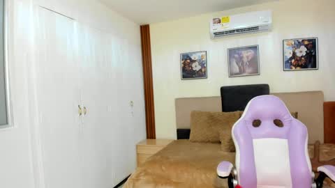 Megan online show from April 1, 2026, 10:16 am