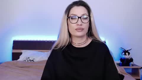 Megan Blazee  online show from December 22, 2024, 9:20 pm