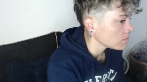 Megan and sophi online show from September 20, 2025, 9:43 am