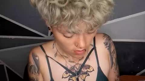 Megan and sophi online show from February 14, 2026, 6:32 am