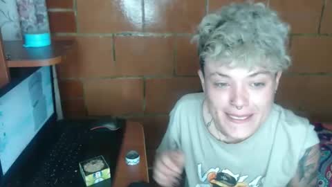 Megan and sophi online show from April 21, 2026, 1:42 am