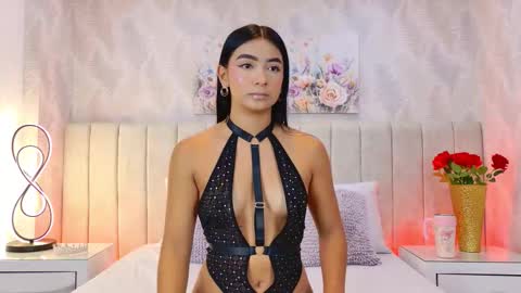 Carolina Paez online show from November 24, 2025, 12:38 pm