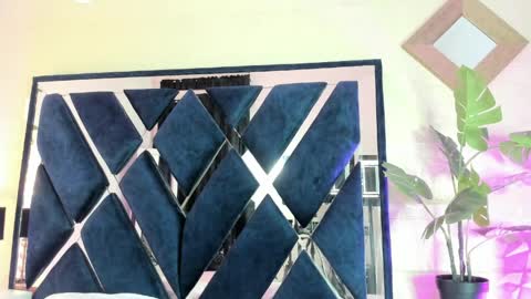     online show from April 2, 2026, 12:36 pm