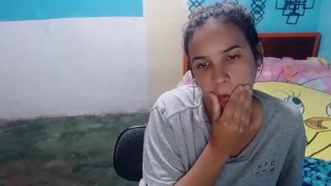 Snapshot of megan_little_ chatting on January 15, 2025, 3:00 am amanda online show from January 15, 2025, 3:00 am