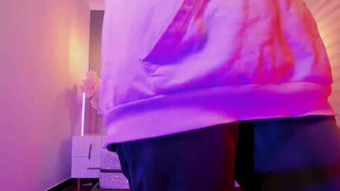     online show from February 3, 2025, 12:57 pm