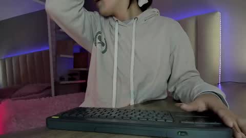     online show from March 2, 2025, 11:39 am