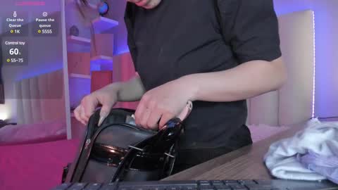     online show from March 4, 2025, 11:40 am