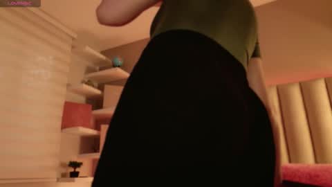     online show from September 15, 2025, 12:05 pm