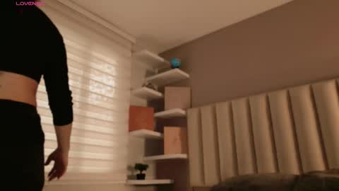     online show from September 22, 2025, 12:07 pm