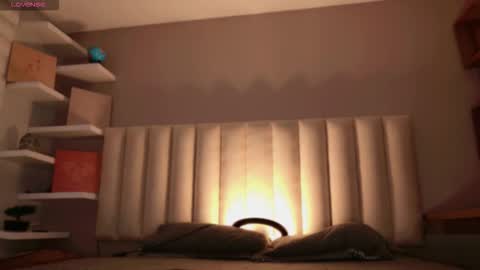     online show from October 14, 2025, 12:06 pm