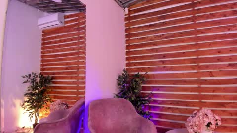 megan_raiin online show from November 13, 2025, 8:46 am