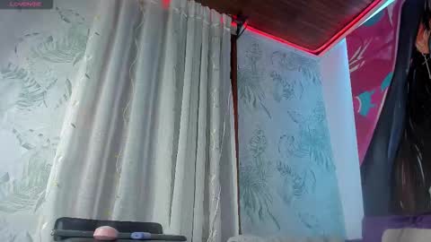 Snapshot of megan_shyne chatting on December 19, 2025, 6:31 am megan_shyne online show from December 19, 2025, 6:31 am