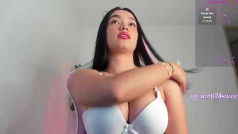 megan sweet online show from November 17, 2025, 2:50 am